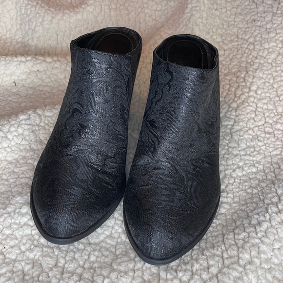 KENNETH COLE Womens Black Tap Dance Slip On Heeled Mules size 8.5 - Picture 3 of 14